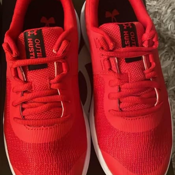 BRAND NEW boy youth under armour bgs outhustle red shoes size 5Y & 6.5Y - Picture 7 of 9